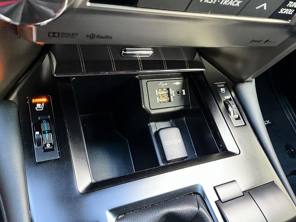 Used 2020 White Lexus 460 image 22