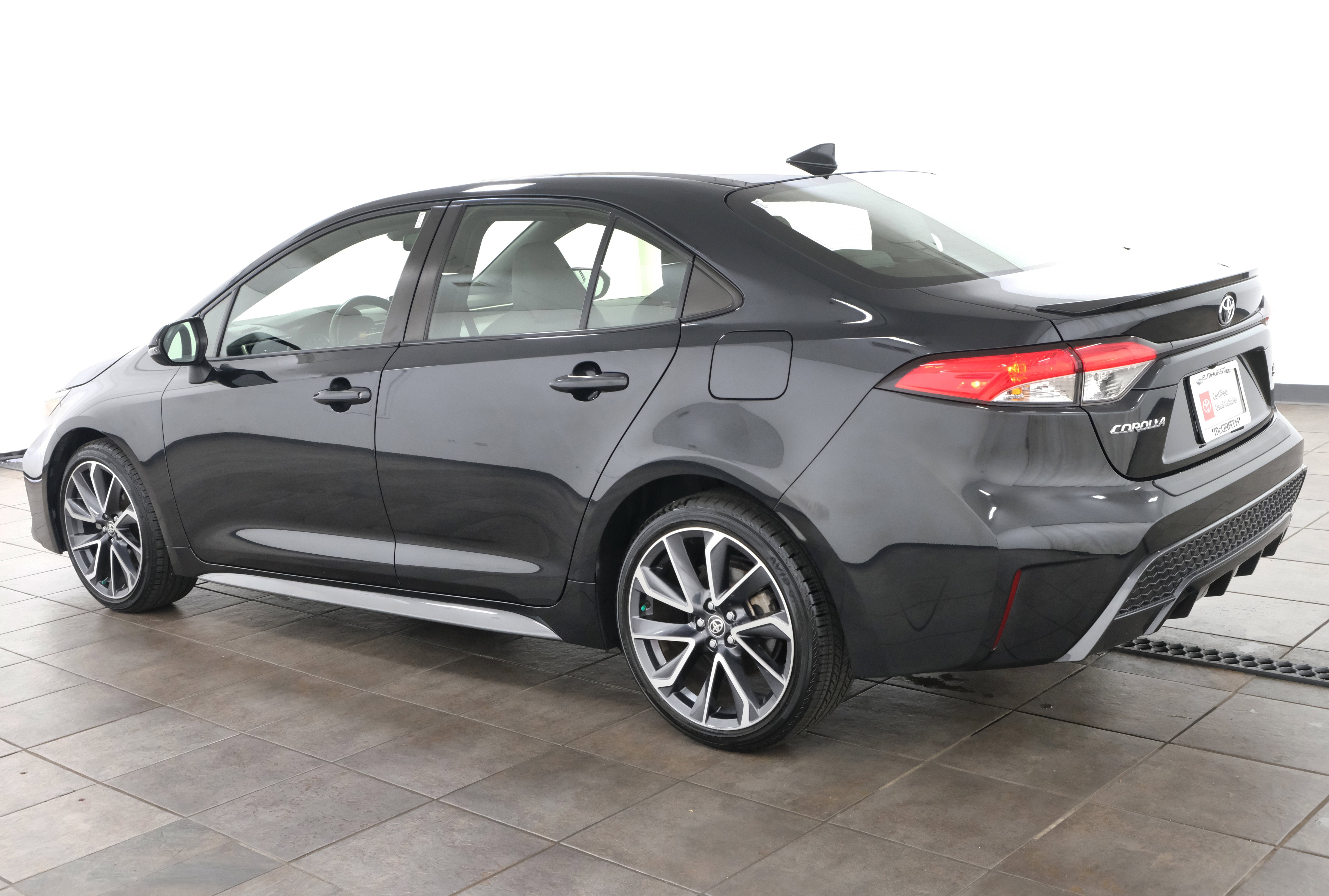 Certified Used 2020 Black Sand Pearl Toyota SE image 4