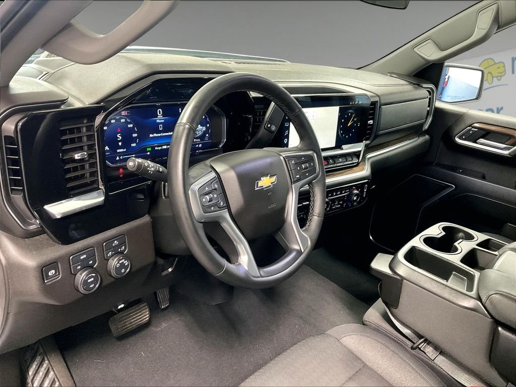 Used 2025 Summit White Chevrolet LT image 8