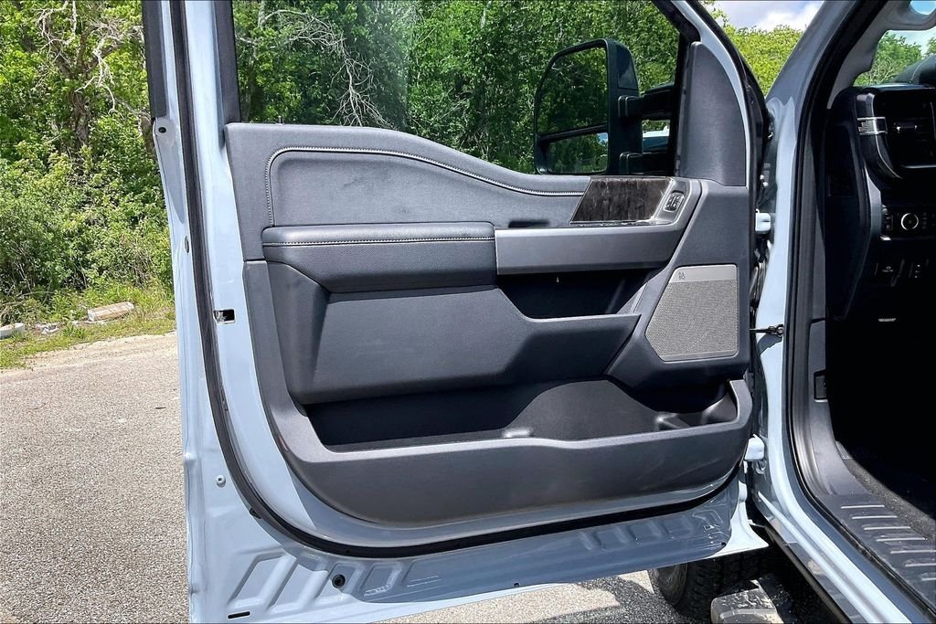 New 2026 Ford Super Duty F-250 Lariat 4D Crew Cab