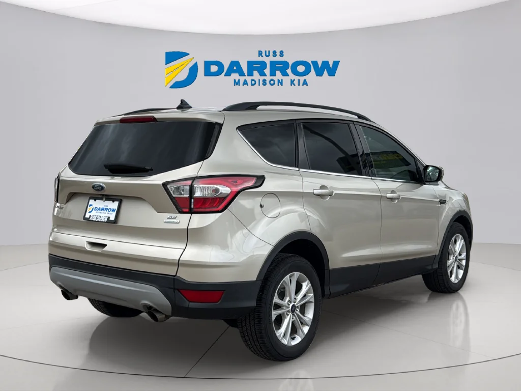 Used 2018 White Gold Metallic Ford SE image 5