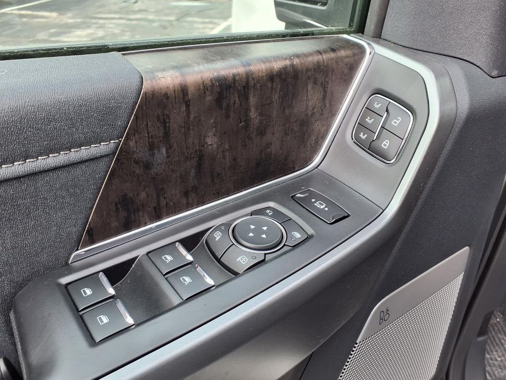 New 2026 Star White Metallic Tri-Coat Ford F-250® Lariat® image 10