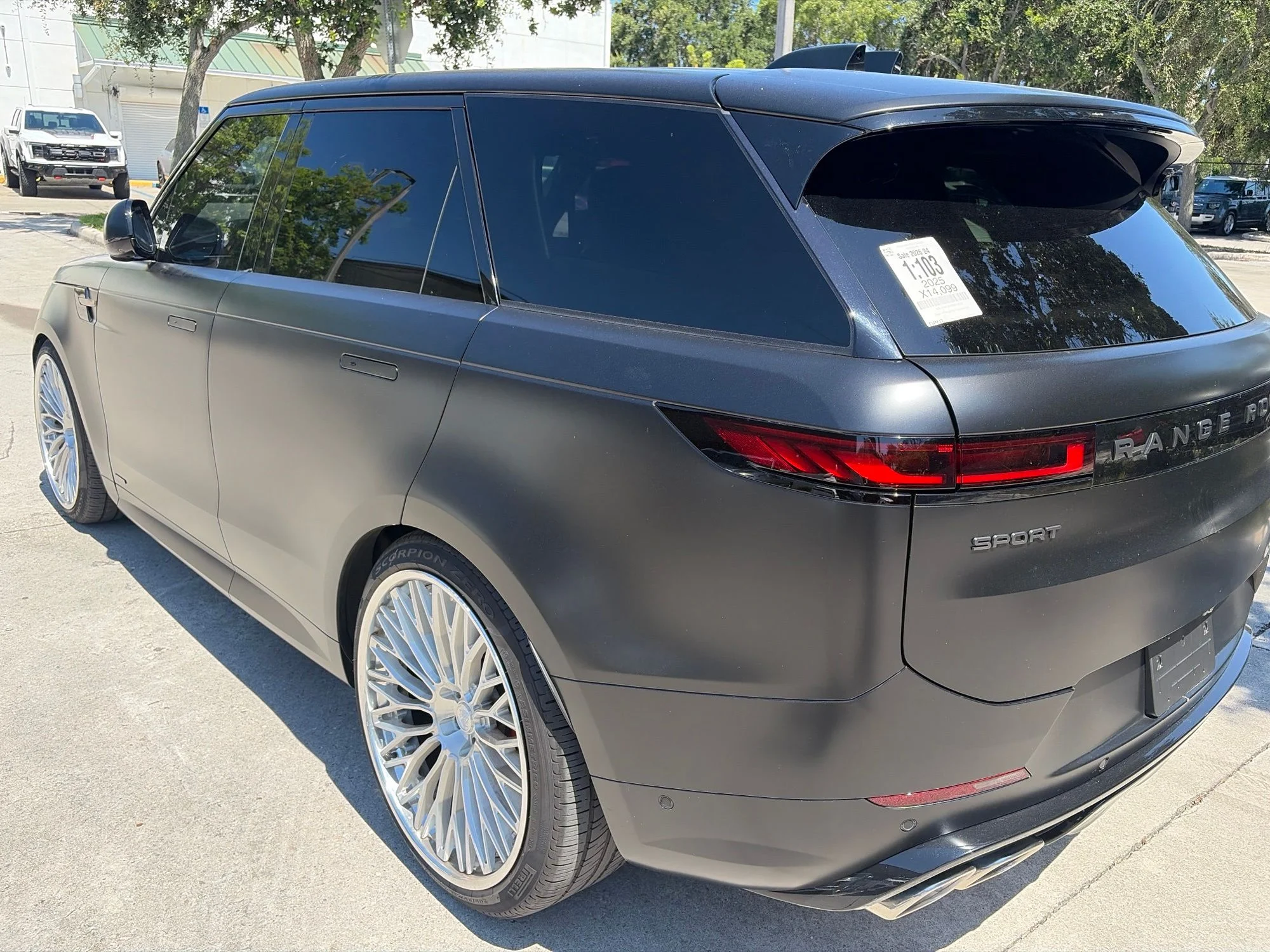 Used 2025 Black Land Rover Autobiography image 5