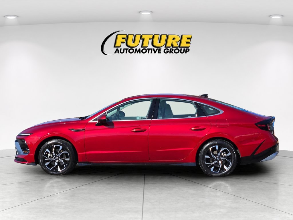 Certified Used 2025 Red Hyundai SEL image 7