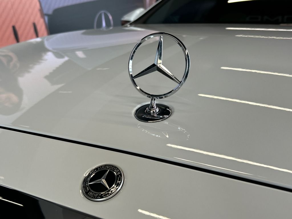 New 2027 MANUFAKTUR Moonlight White Metallic Mercedes-Benz S 580 image 23