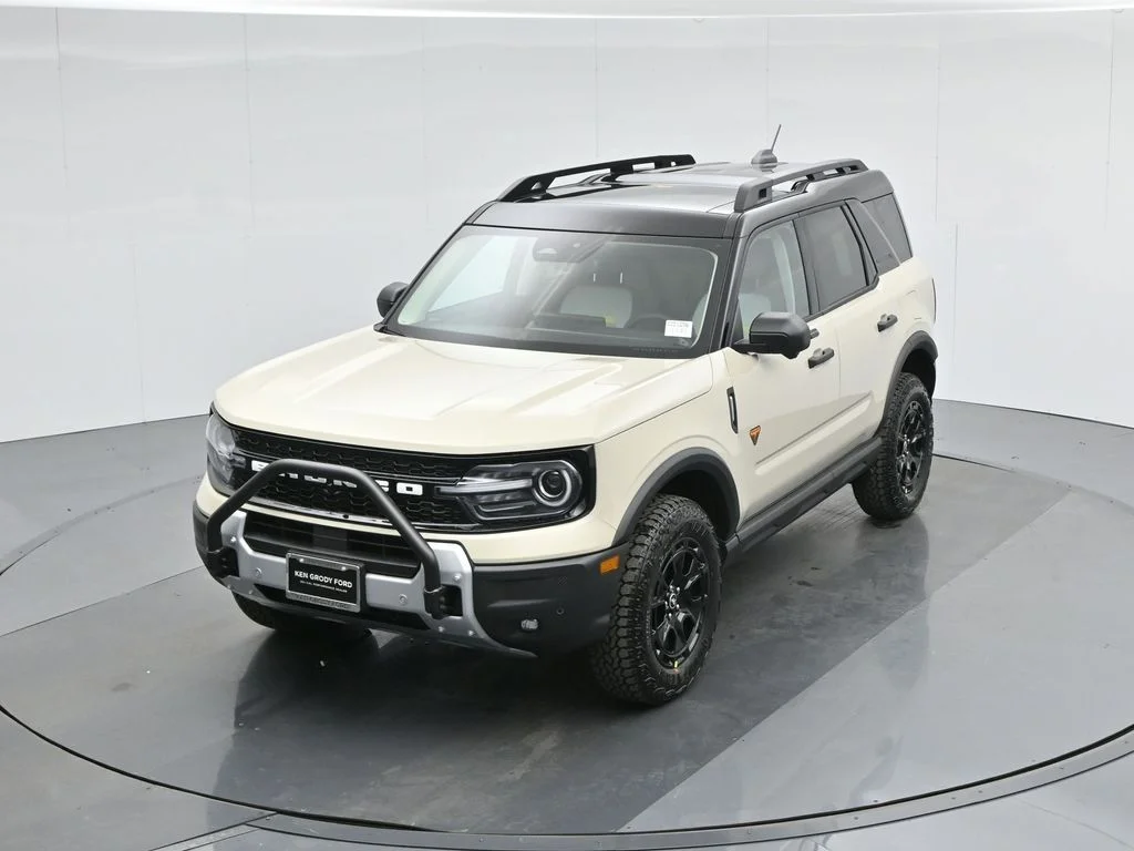 New 2025 Desert Sand Ford Badlands image 36