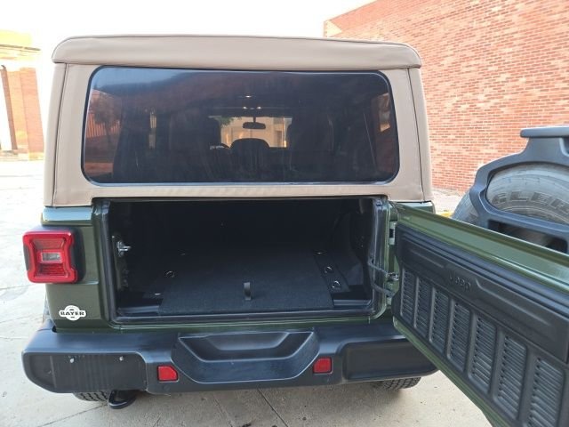 Used 2021 Green Jeep Unlimited Sahara image 15