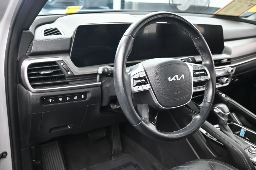 Used 2024 Wolf Gray Kia EX X-Line image 15