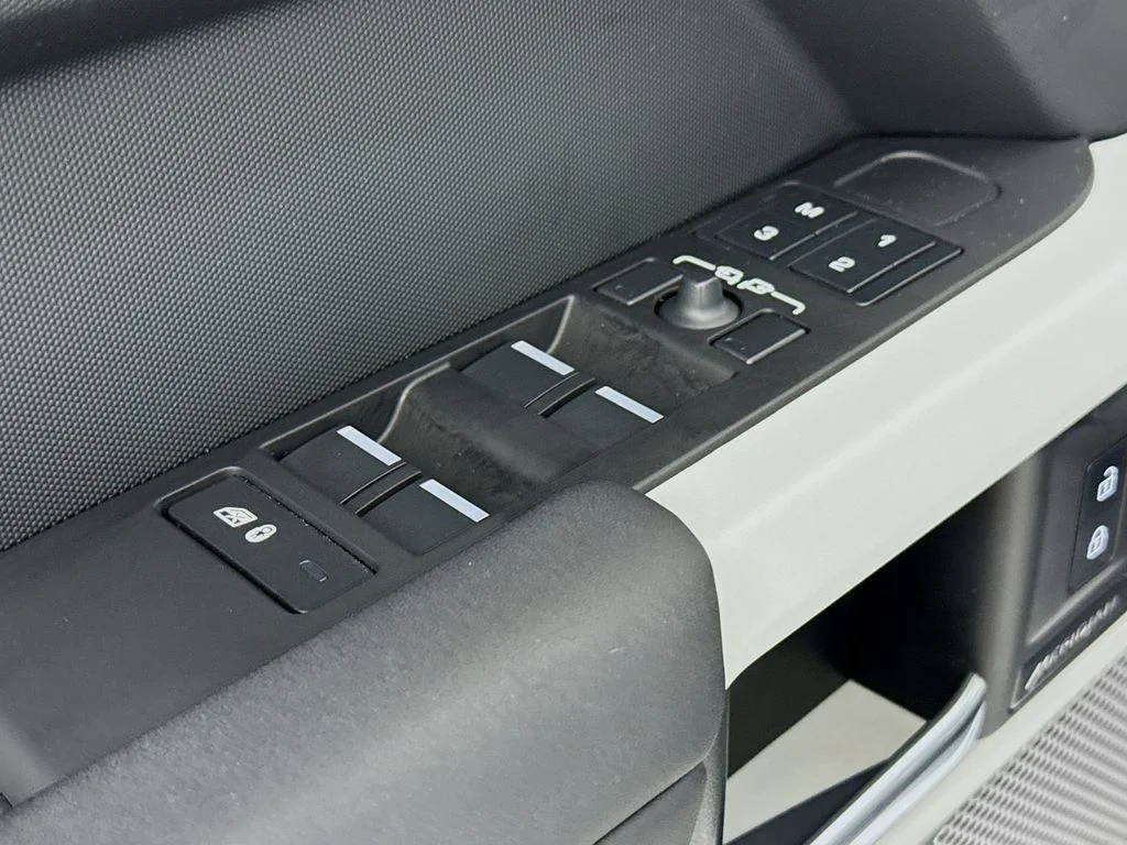 Certified Used 2024 Fuji White Land Rover S image 17