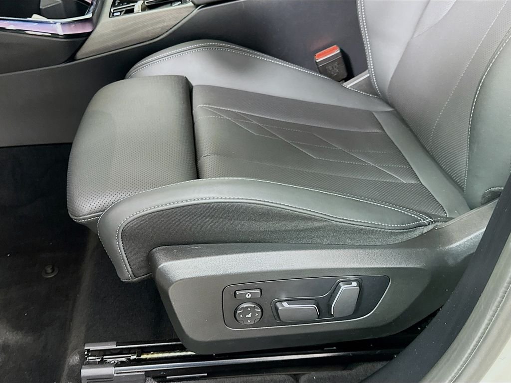 Used 2025 Dune Grey Metallic BMW 30 xDrive image 19
