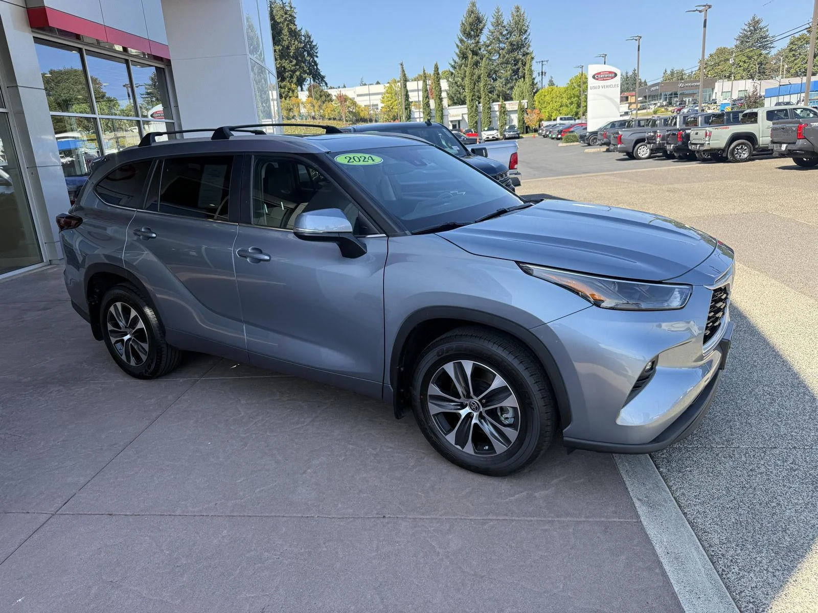 Used 2024 Moon Dust Toyota XLE image 8