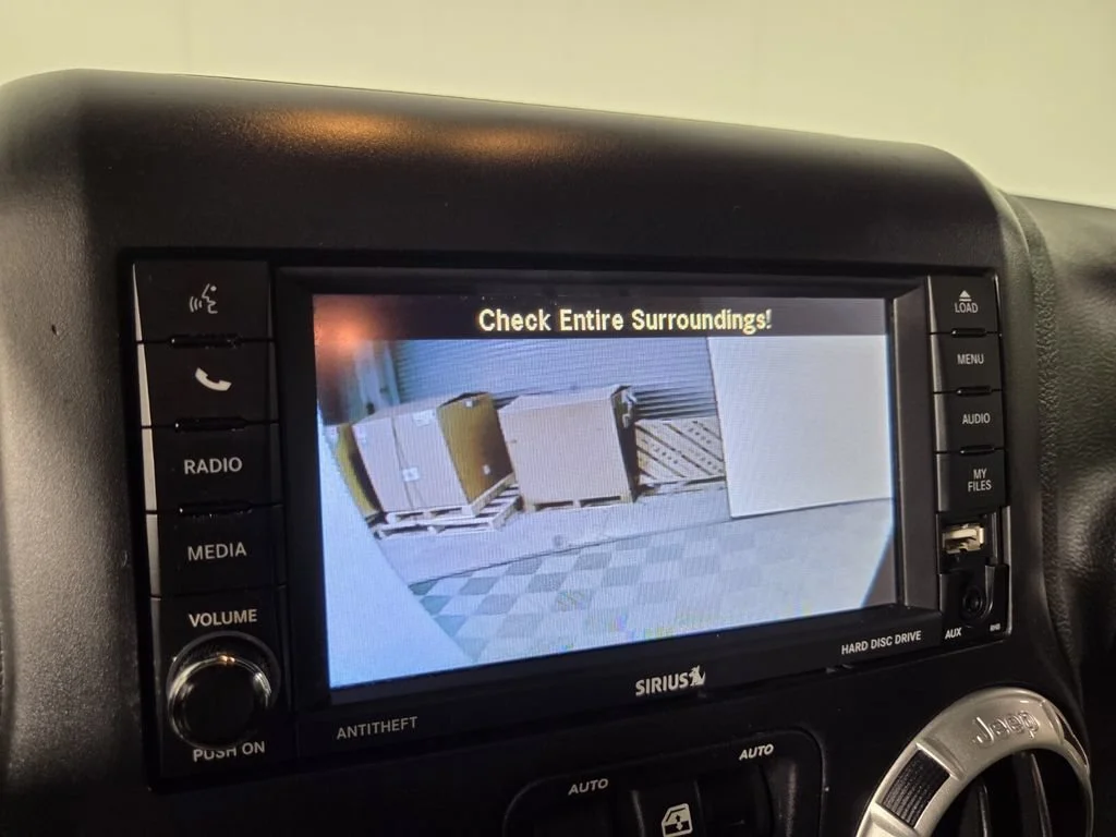 Used 2015 Anvil Clearcoat Jeep Sahara image 13