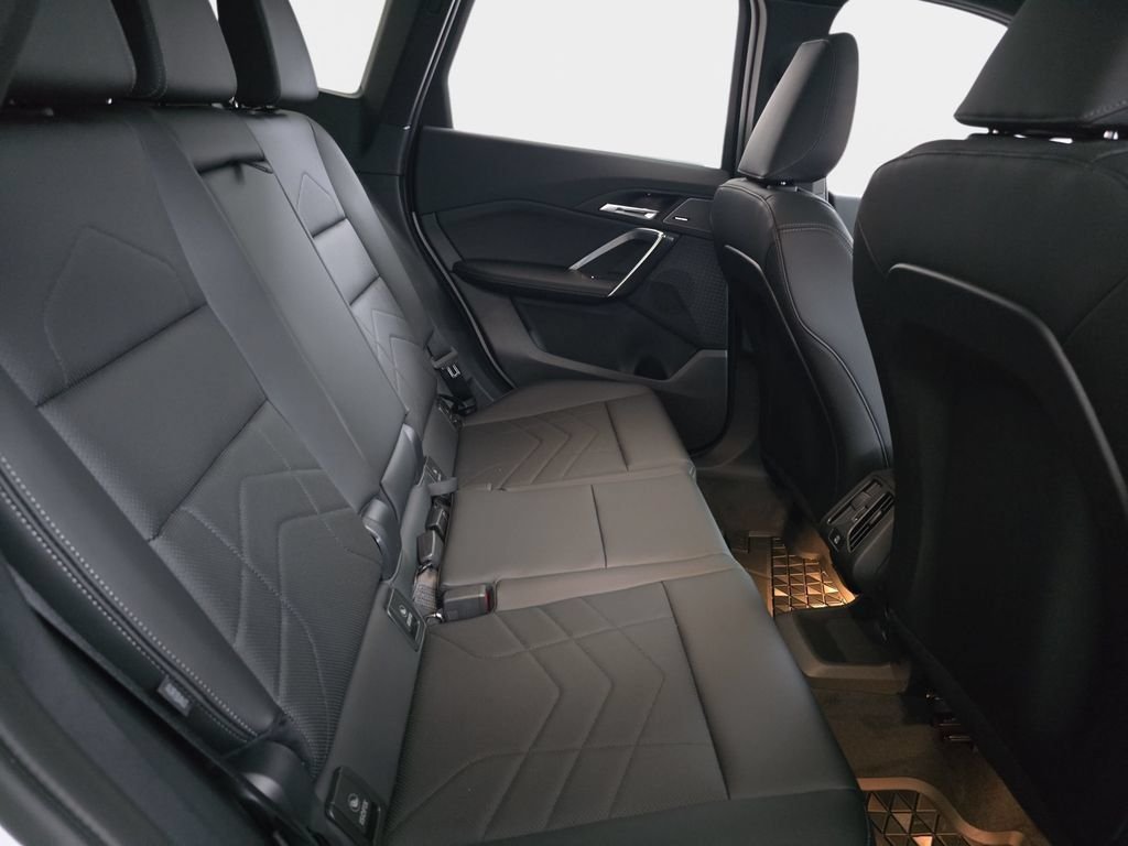 New 2026 Mineral White Metallic BMW xDrive28i image 11