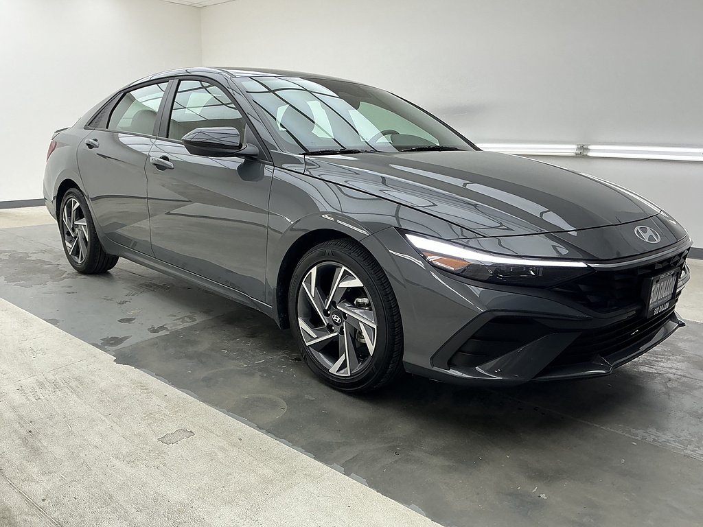 Used 2025 Ecotronic Gray Pearl Hyundai SEL Sport image 3