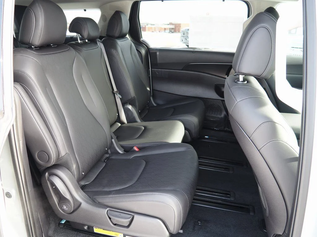 2026 Kia Carnival SX - Photo 9