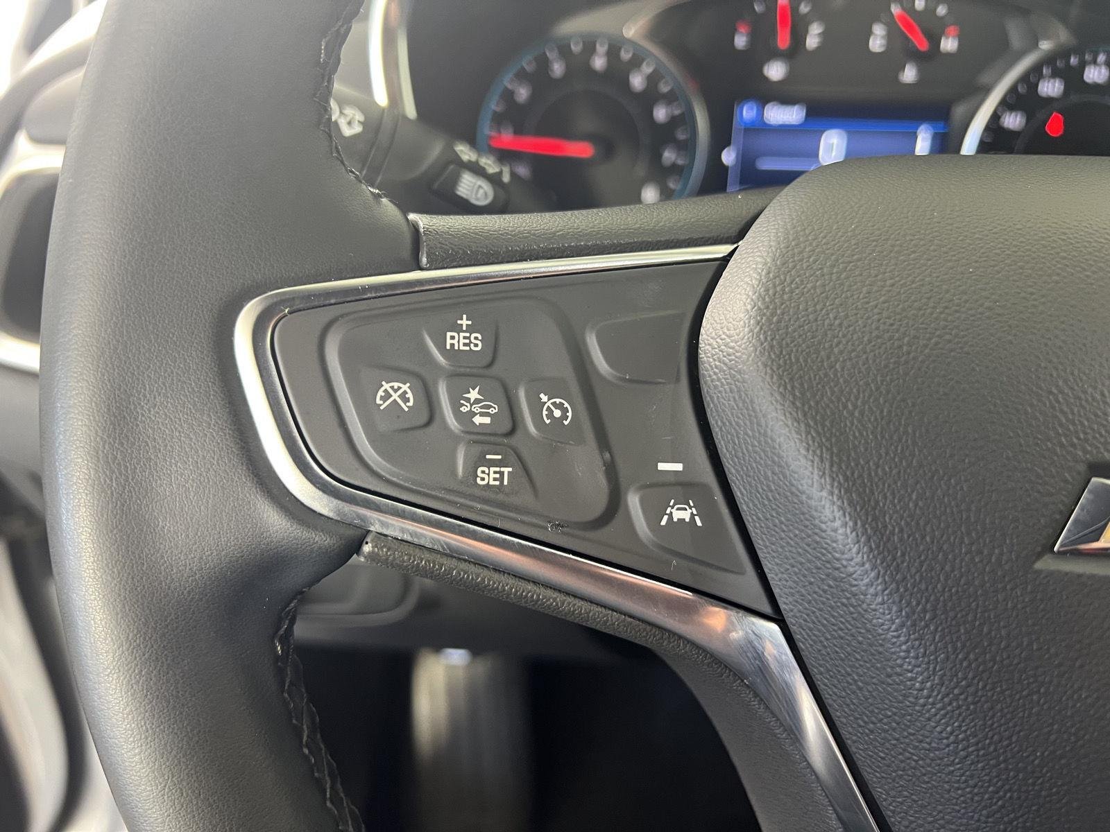 Used 2024 Summit White Chevrolet LT image 9