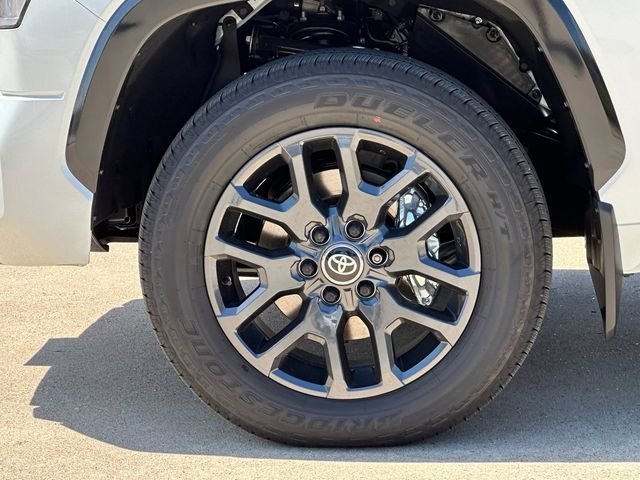New 2026 Wind Chill Pearl <sup>1</sup> Toyota  Platinum image 8