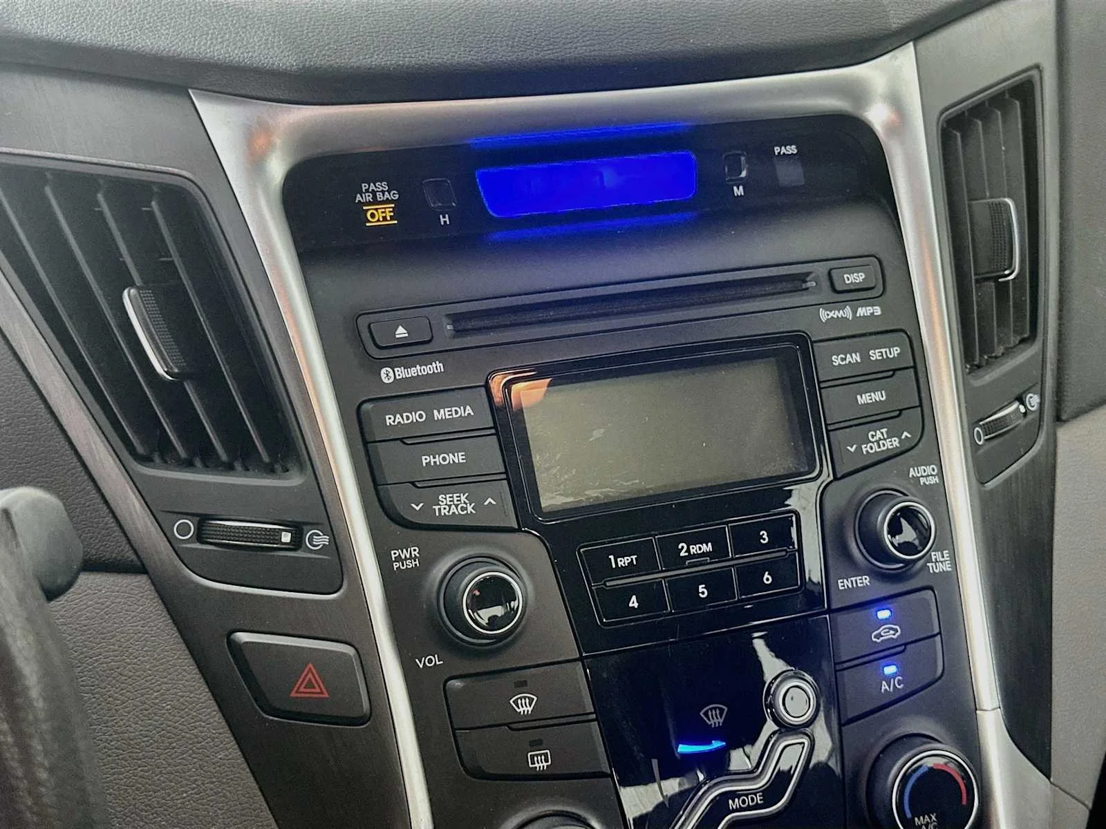 Used 2012 Radiant Silver Hyundai GLS PZEV image 11
