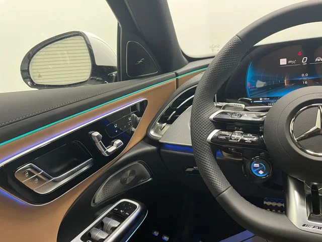 New 2026 MANUFAKTUR Moonlight Whit Mercedes-Benz E 53 AMG® image 23