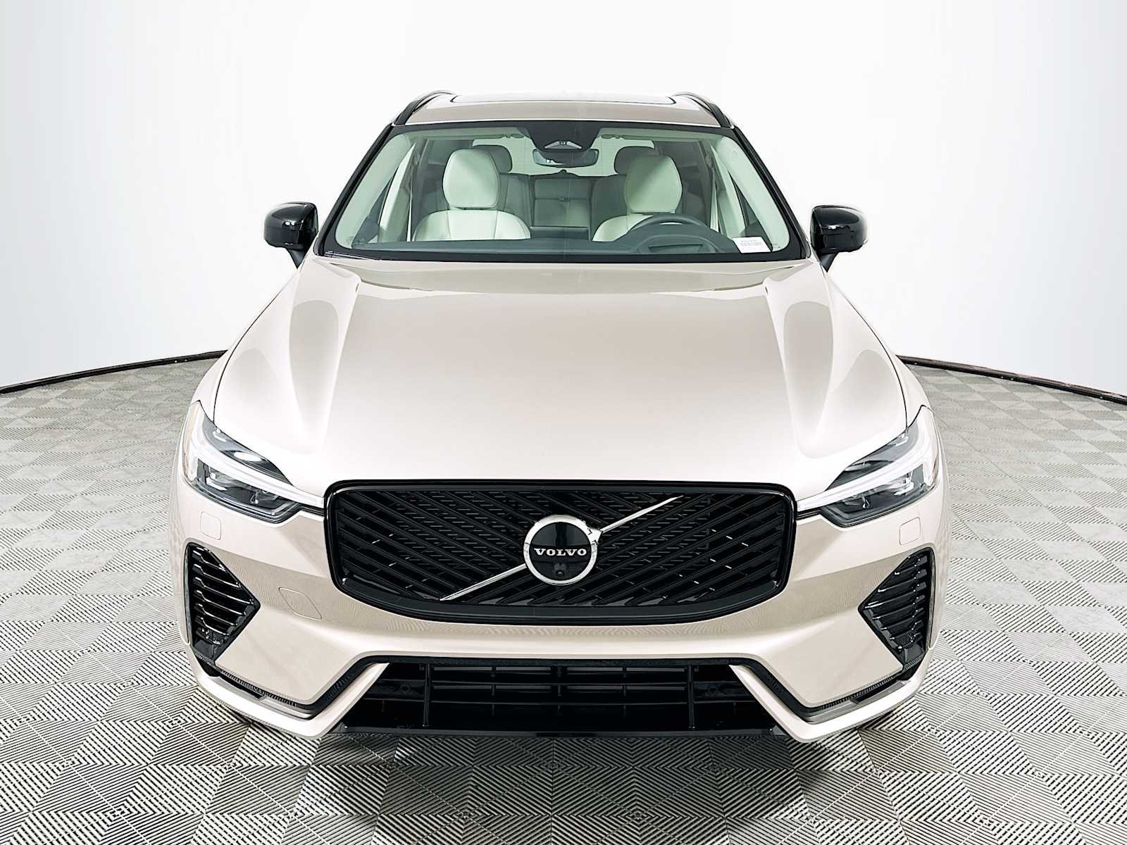 New 2026 Bright Dusk Volvo Ultra image 2