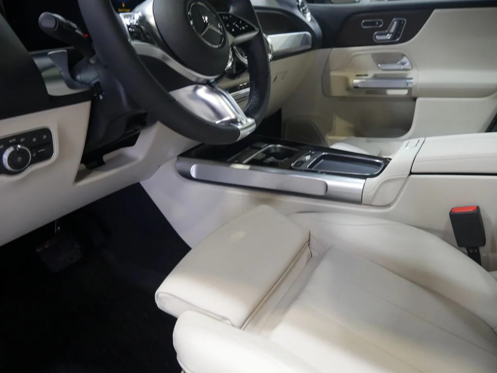 New 2026 Polar White Mercedes-Benz GLB 250 image 20