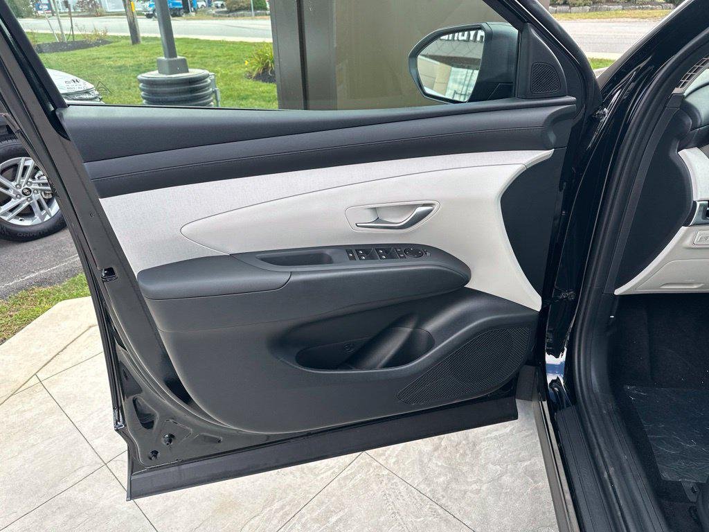 New 2026 Black Hyundai SEL Premium AWD image 9