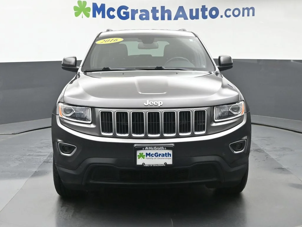 Used 2016 Gray Jeep Laredo image 6