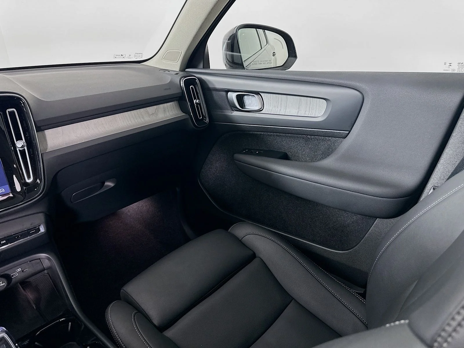 Used 2026  Volvo  image 23
