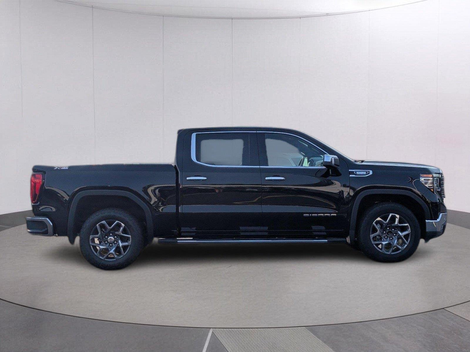 New 2026 Onyx Black GMC SLT image 7