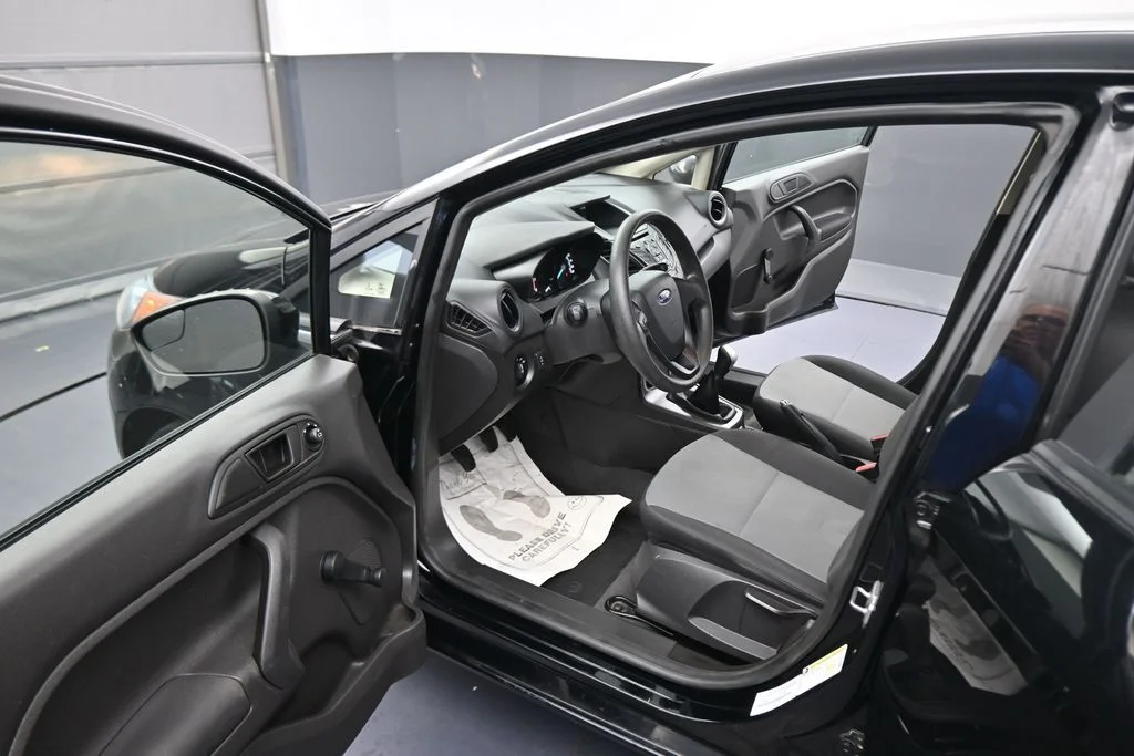 Used 2019 Black Ford S image 39
