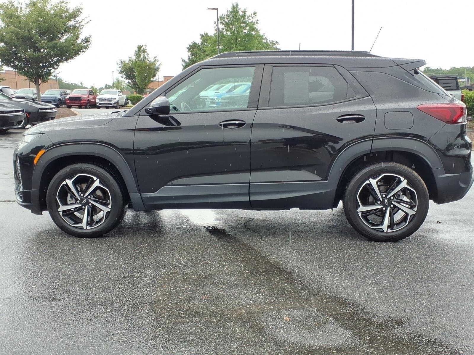 Used 2022 Mosaic Black Metallic Chevrolet RS image 3