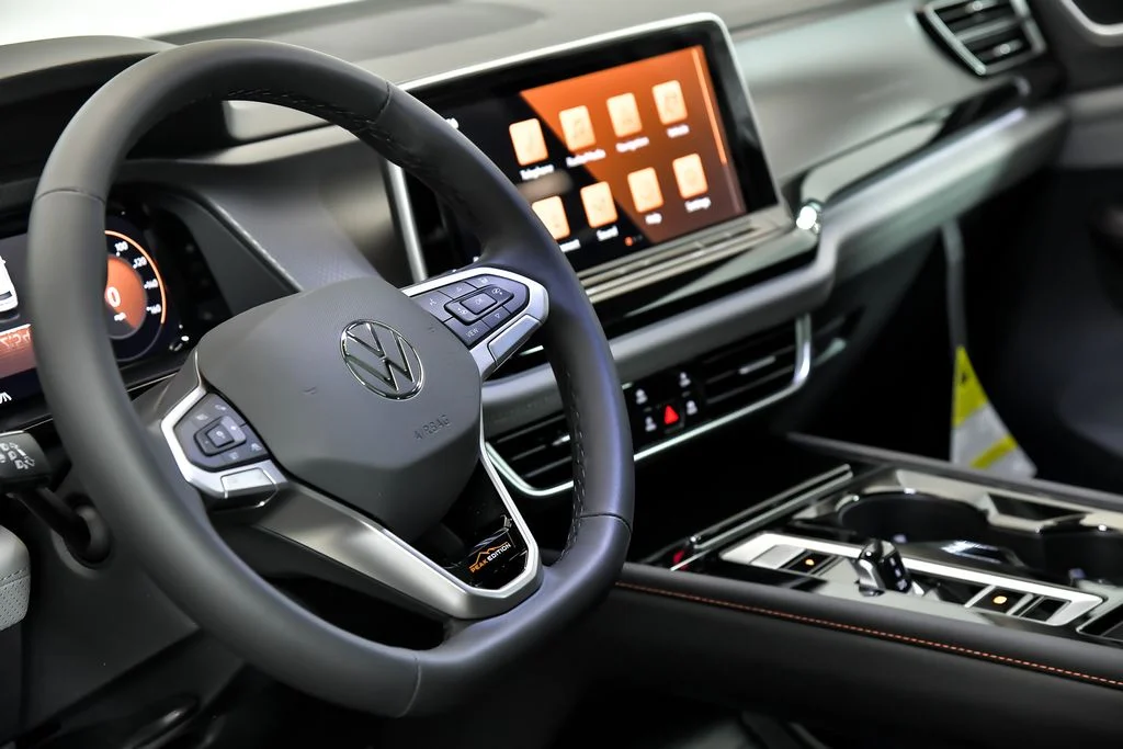 New 2026 White/off-white Volkswagen 2.0T Peak Edition image 10