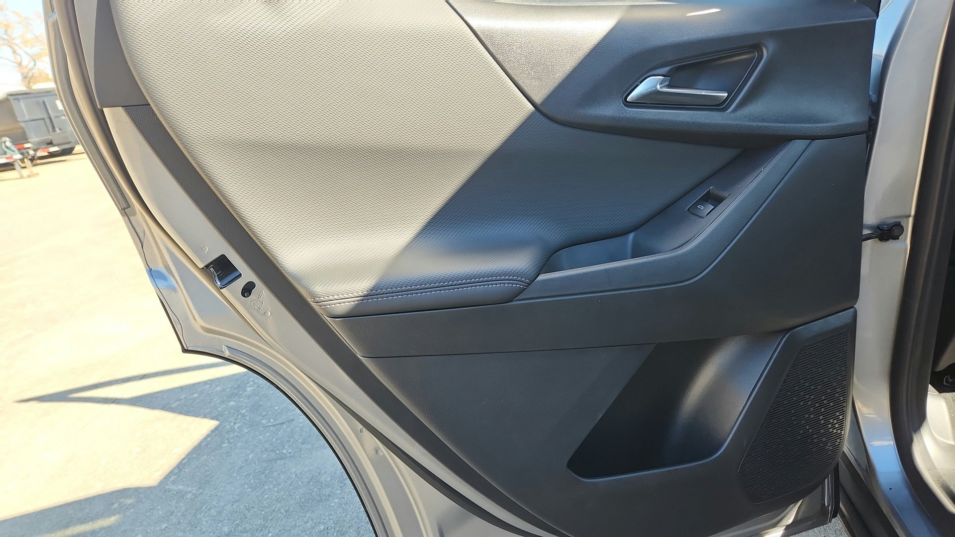 New 2027 Sterling Gray Metallic Chevrolet LT image 25