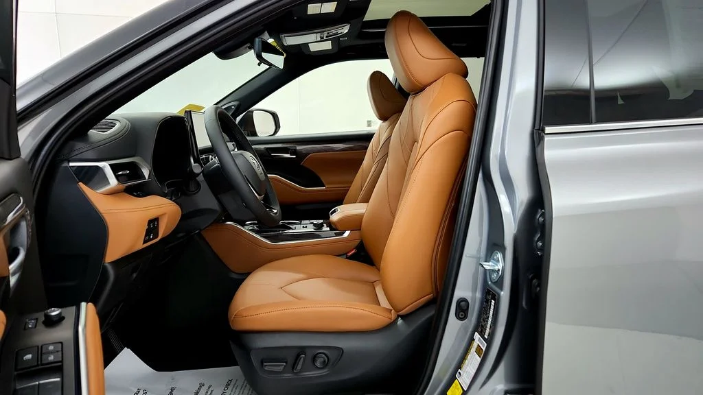 2026 Toyota Highlander Platinum - Photo 27