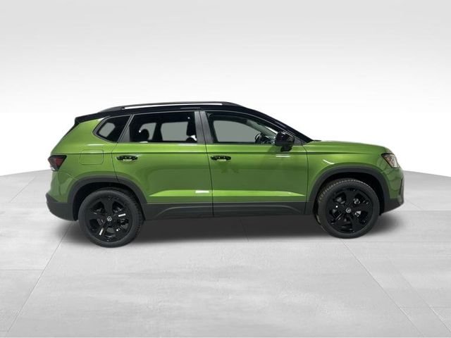 New 2026 Green Volkswagen 1.5T SE Black image 3