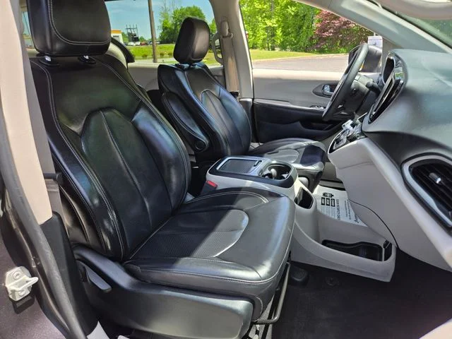 Used 2023 Gray Chrysler Touring L image 20