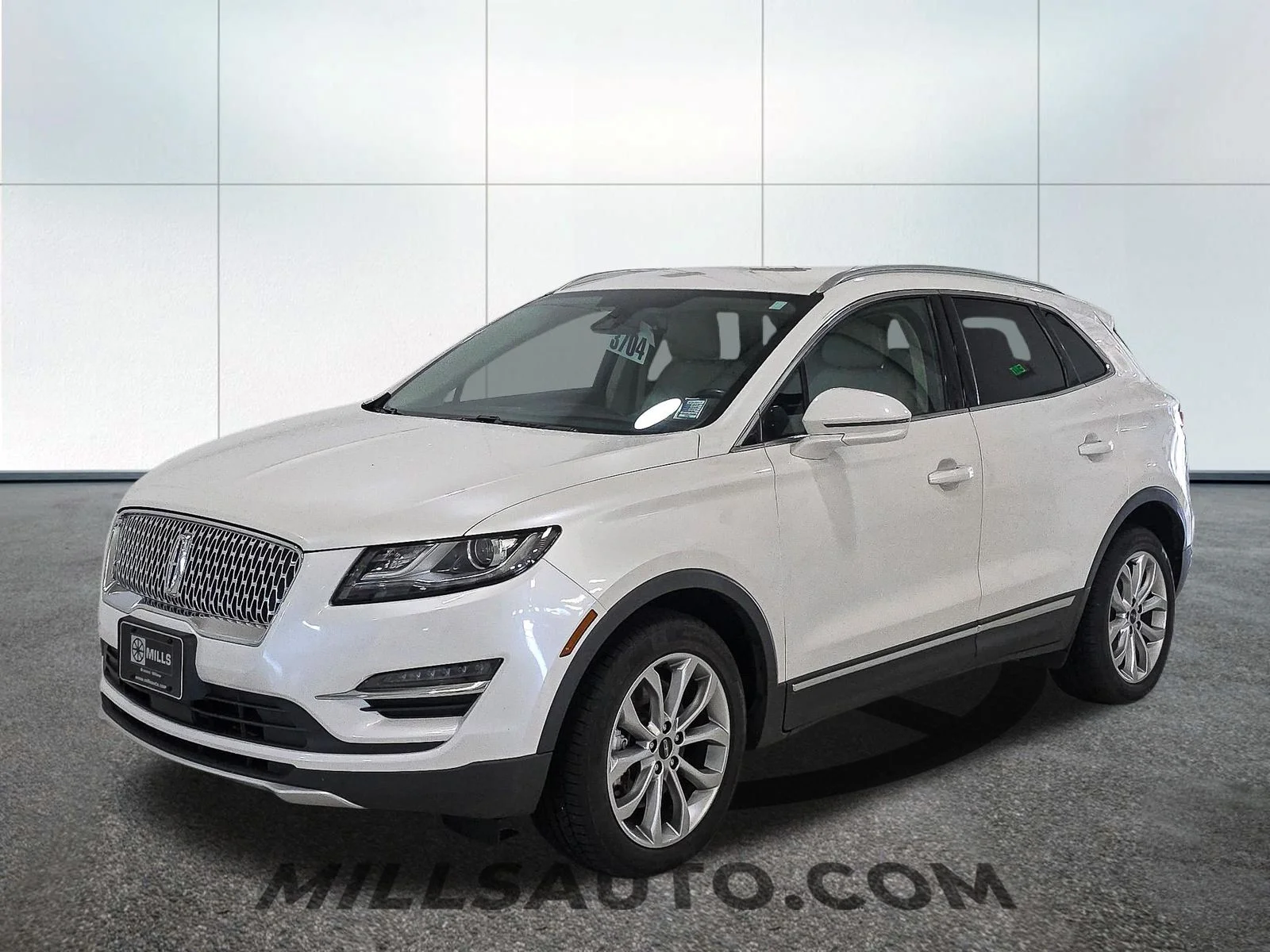 Used 2019 White Lincoln Select image 2