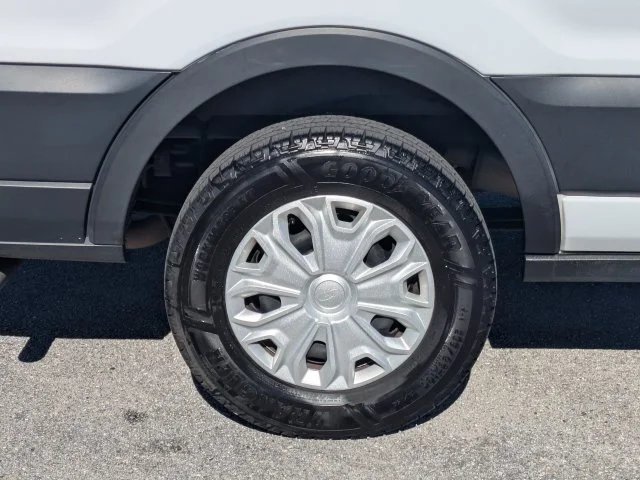 Certified Used 2024 Oxford White Ford XLT image 11