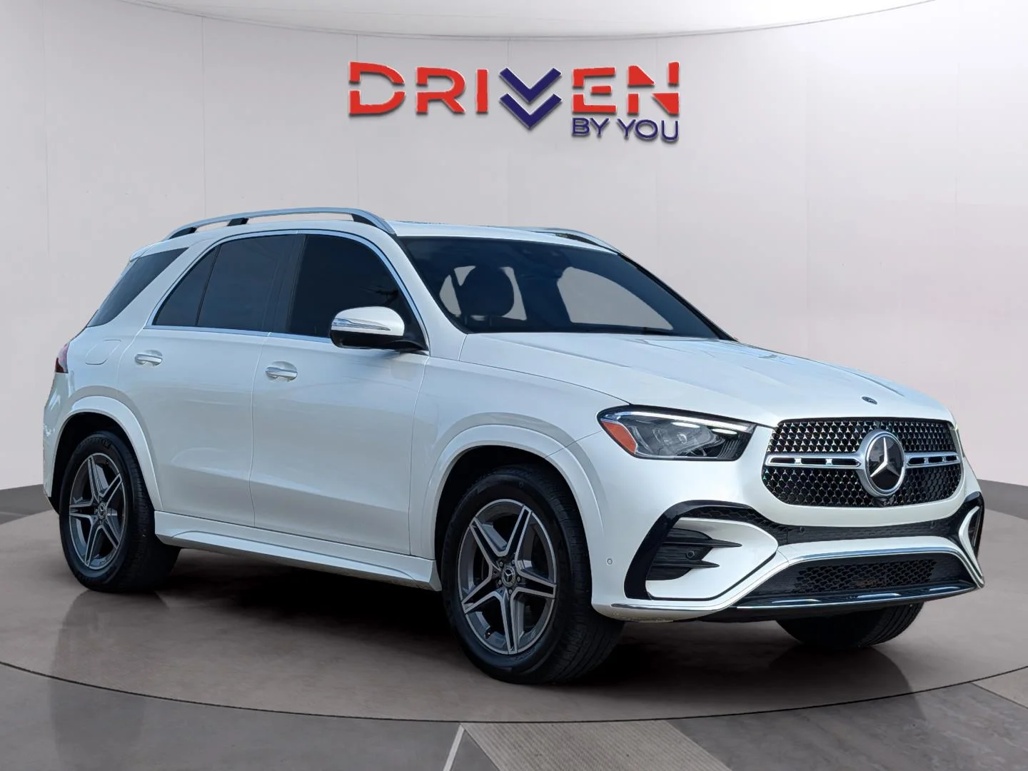 Used 2024 MANUFAKTUR Diamond White Metallic Mercedes-Benz GLE 350 image 7