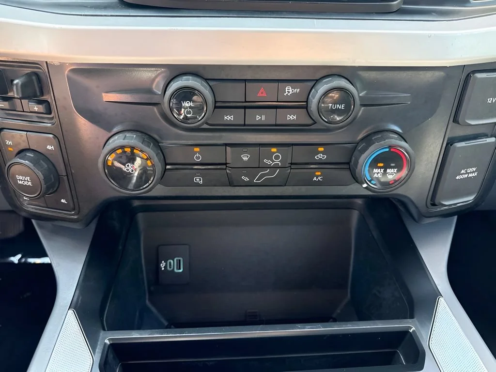 Used 2025 White Ford XL image 19