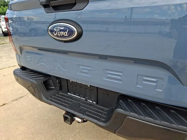 Used 2024 Gray Ford Lariat image 31