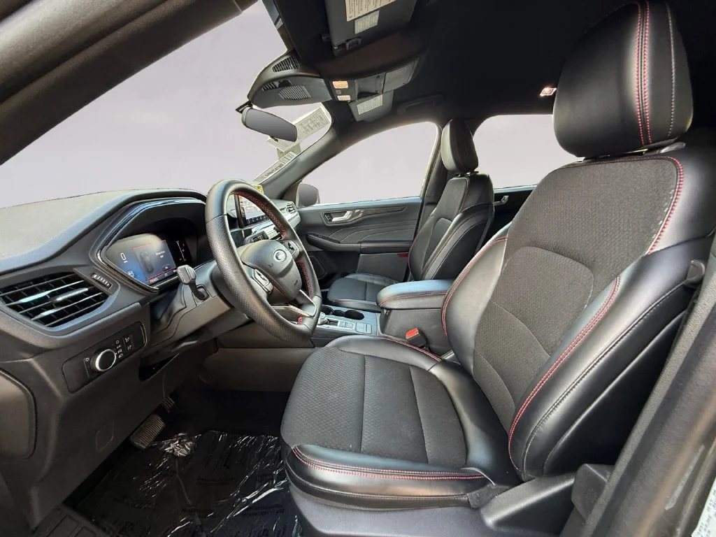 Used 2025 Gray Ford ST-Line image 10