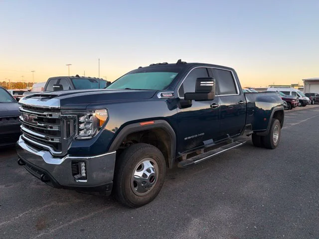 Used 2023 Blue GMC SLE image 2