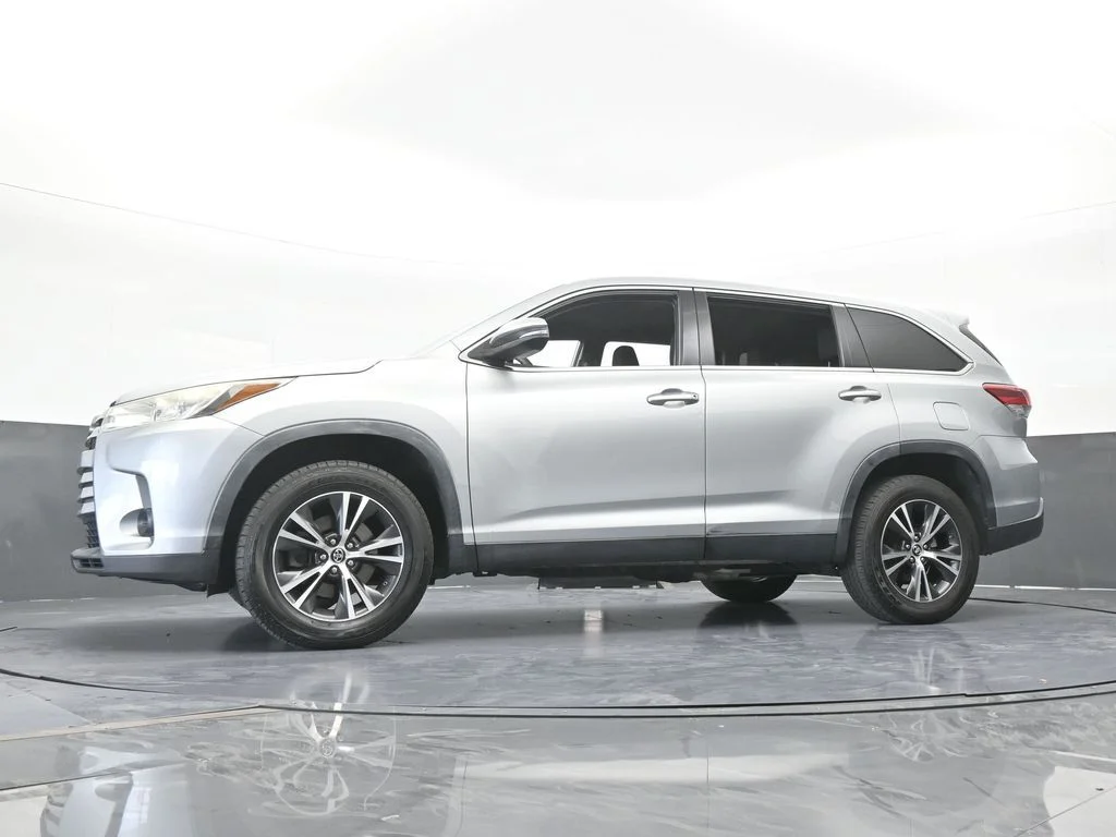 Used 2019 Celestial Silver Metallic Toyota LE image 53