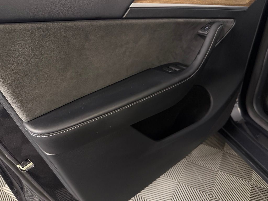 Used 2024 White Tesla Long Range image 24