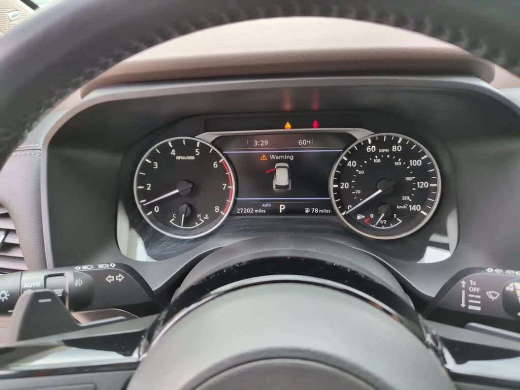 Used 2021 White Nissan SL image 23