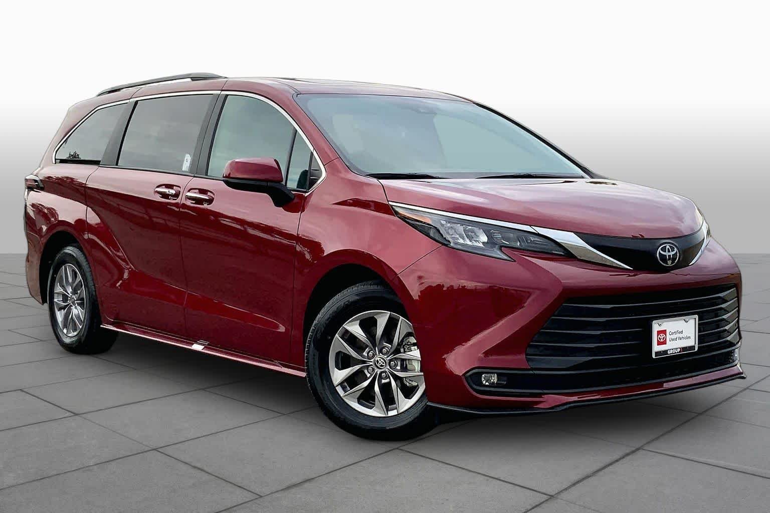 Used 2026 Ruby Flare Pearl Toyota XLE image 3