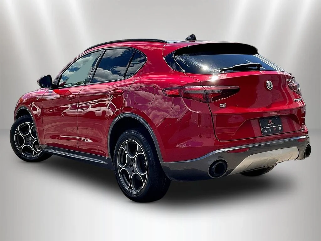 Used 2022 Alfa Rosso Alfa Romeo Ti image 4