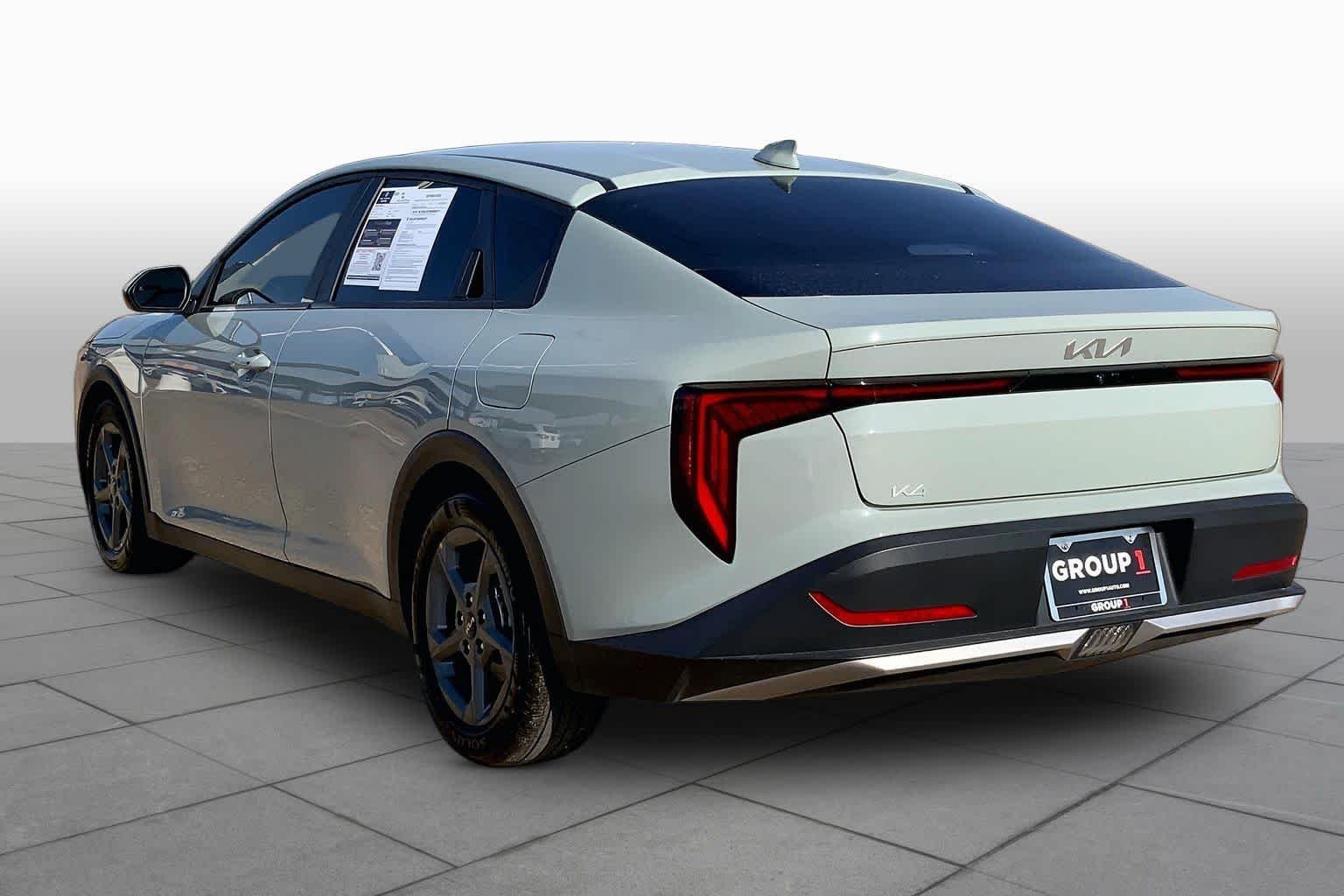 Used 2025 Morning Haze Kia LXS image 12