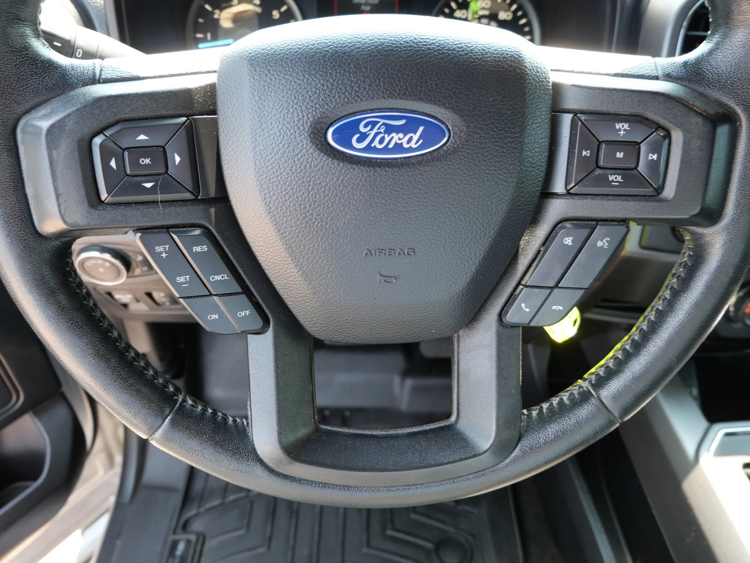 Used 2018 Ingot Silver Metallic Ford XLT image 25